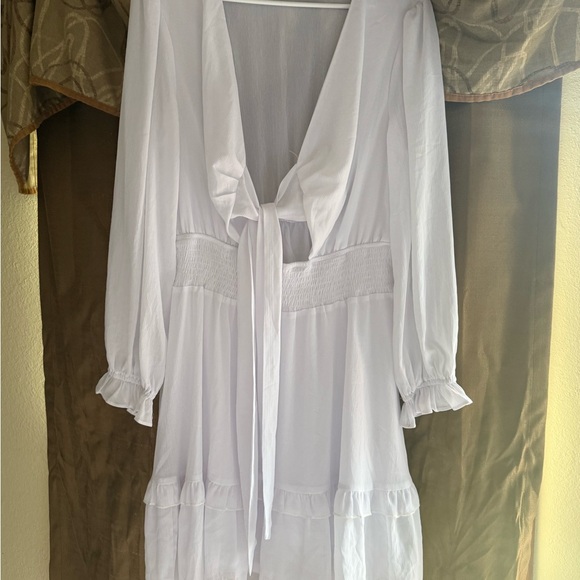 Dresses & Skirts - #39–Elegant White Long Sleeve Dress